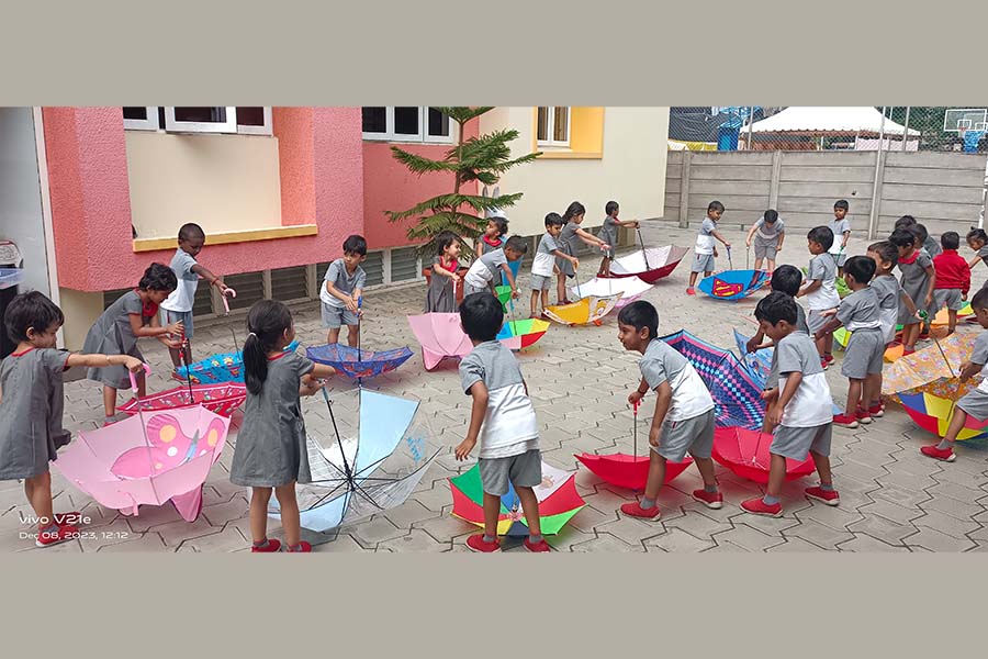 umbrella day image - Yuvabharathi Nursery